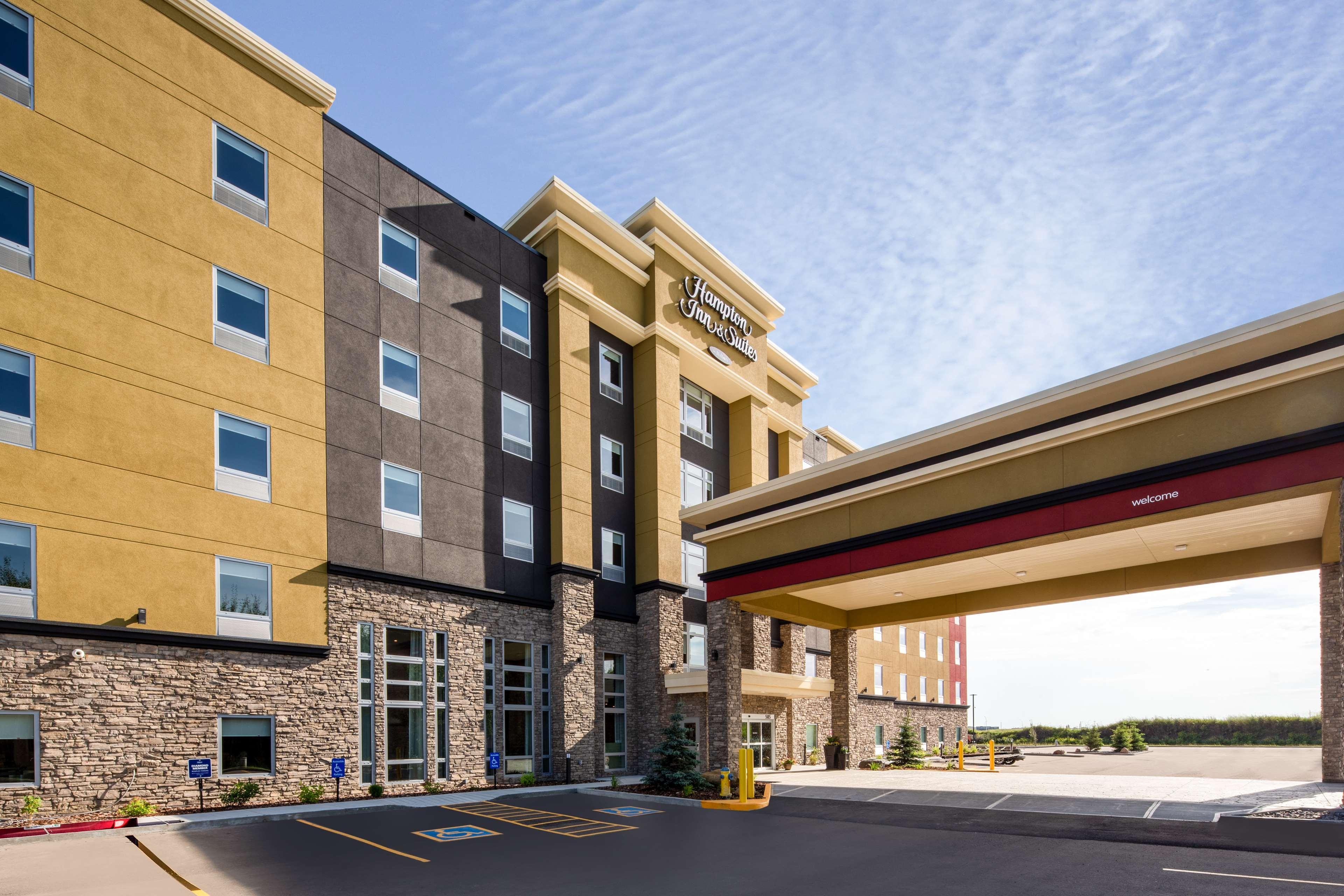 Hampton Inn & Suites Edmonton St. Albert, Ab Exterior photo
