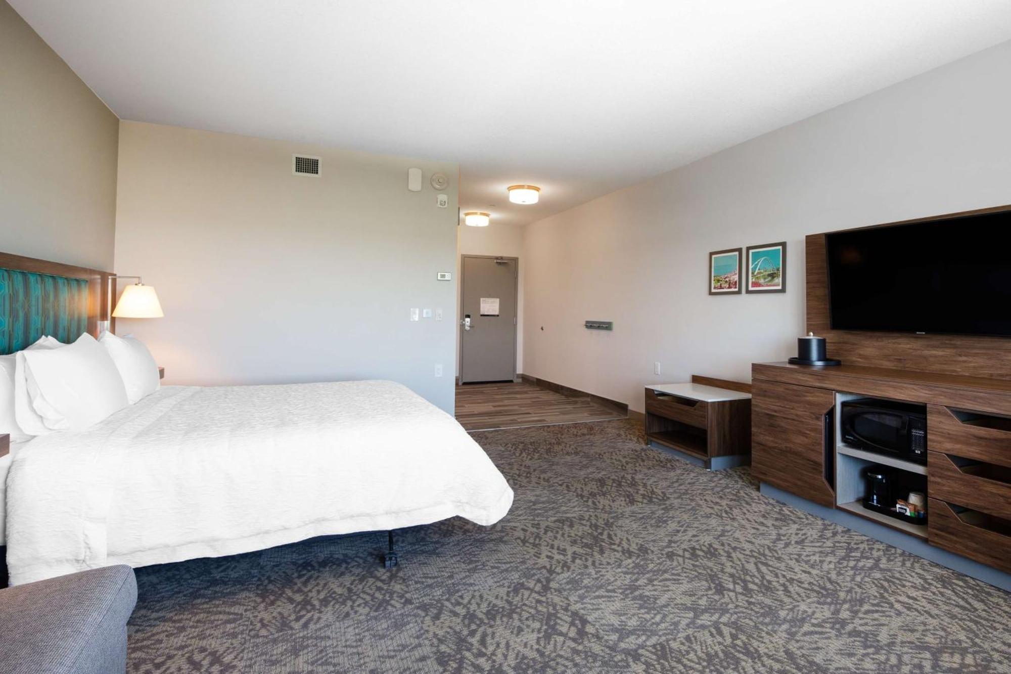 Hampton Inn & Suites Edmonton St. Albert, Ab Exterior photo