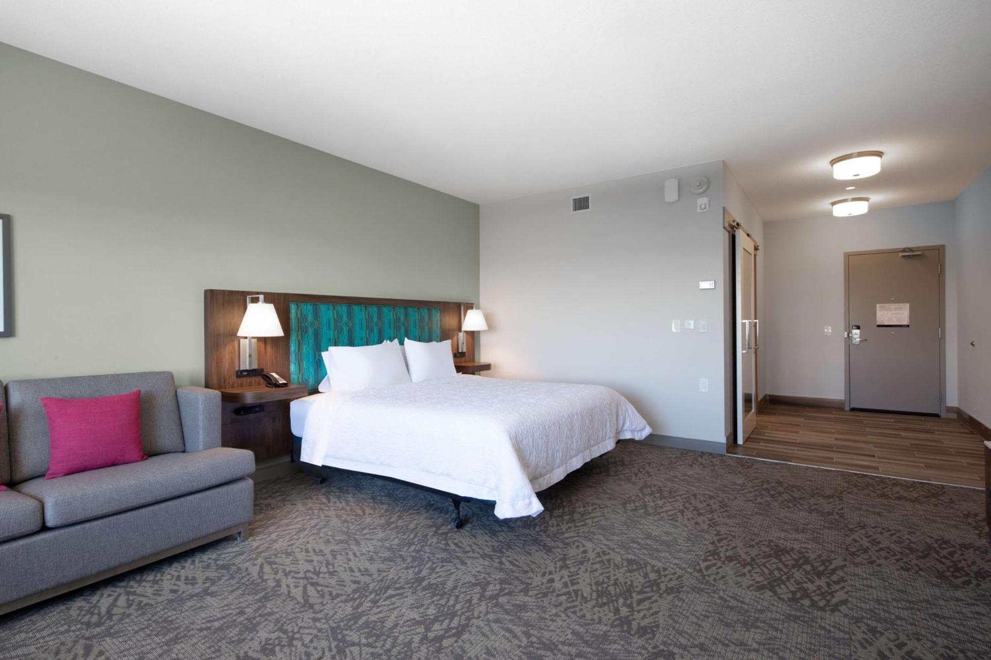 Hampton Inn & Suites Edmonton St. Albert, Ab Exterior photo