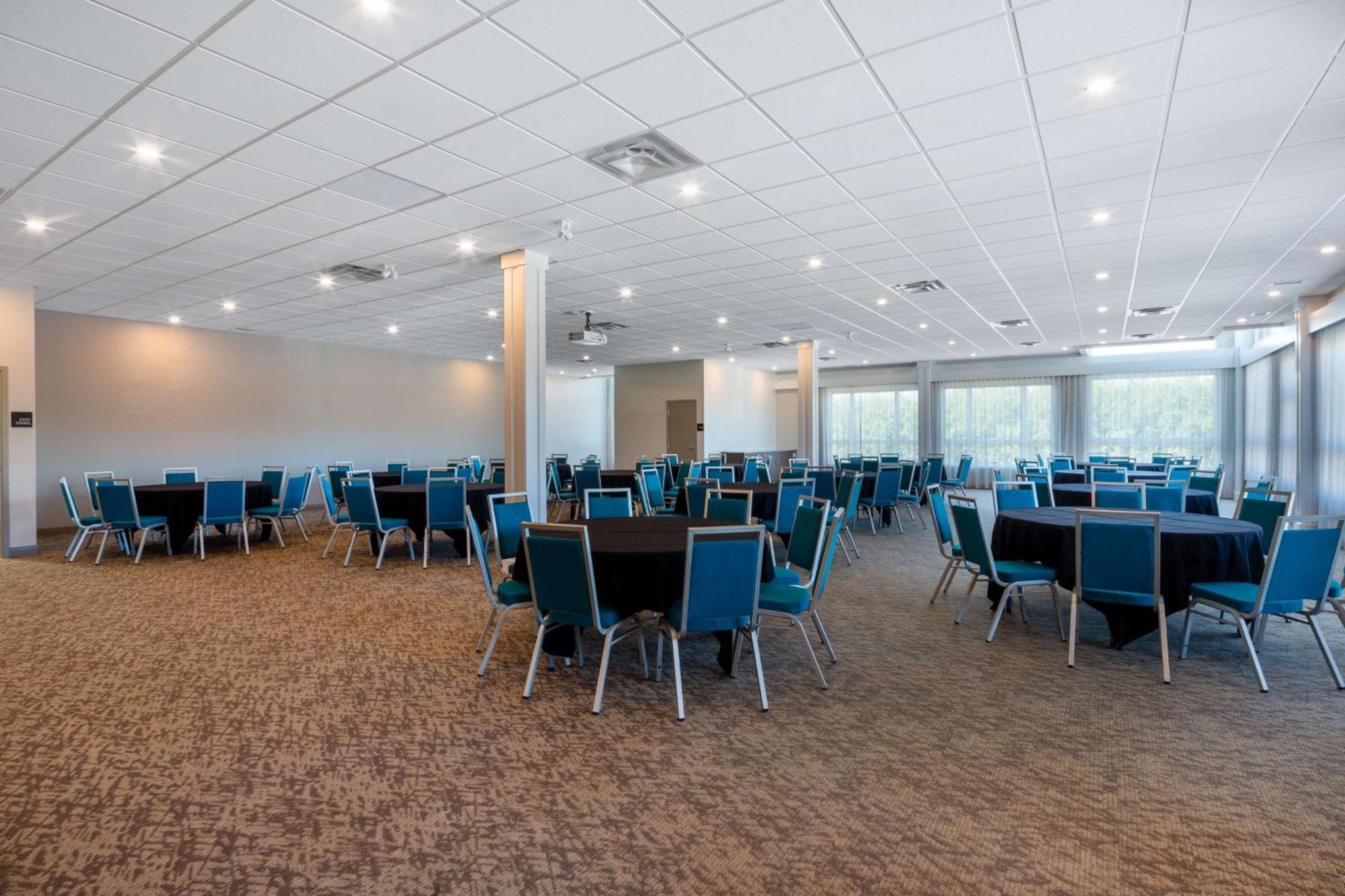 Hampton Inn & Suites Edmonton St. Albert, Ab Exterior photo